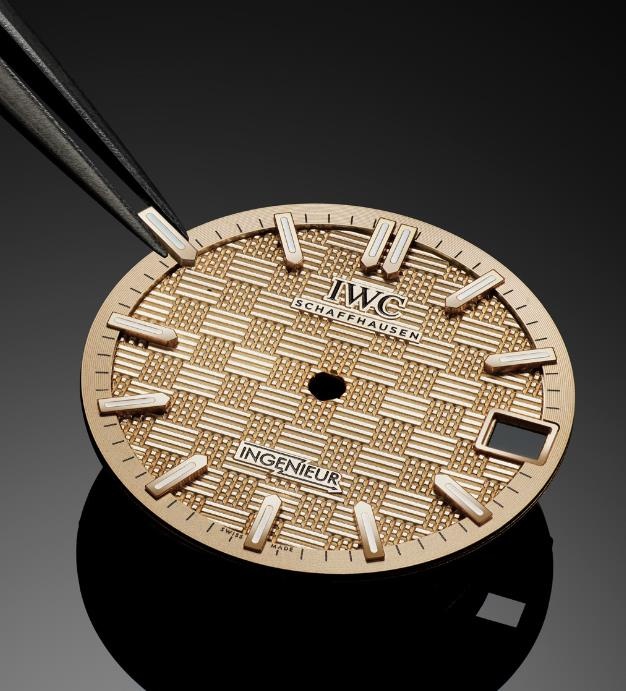 万国手表表带太紧处理方法大全 万国手表表带太紧处理方法大全