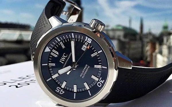 万国手表进灰了解决办法集锦 万国手表进灰了解决办法集锦