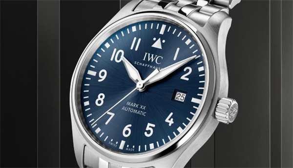 万国表把头怎么拔出 万国表把头怎么拔出