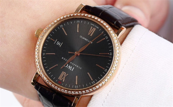 万国手表走时不准解决办法