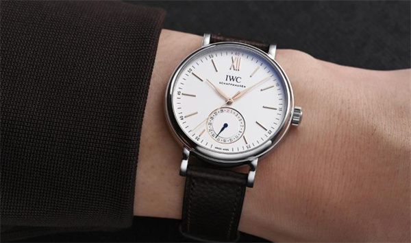 万国手表走慢了解决技巧详解